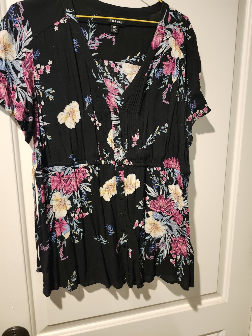 Torrid Black Floral Button-Front V-Neck Tunic with Pink & Cream Blooms